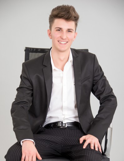 MANUELE